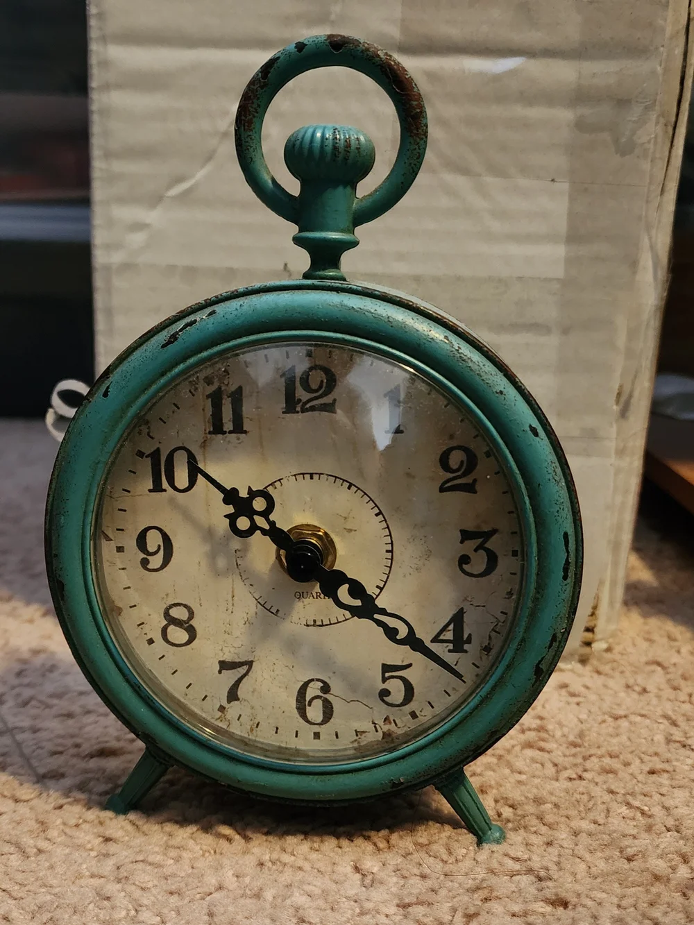 Turquoise Vintage-Style Table Clock